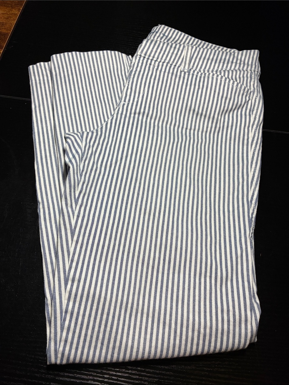 Old Navy Navy and White Striped Cropped Skinny Pants